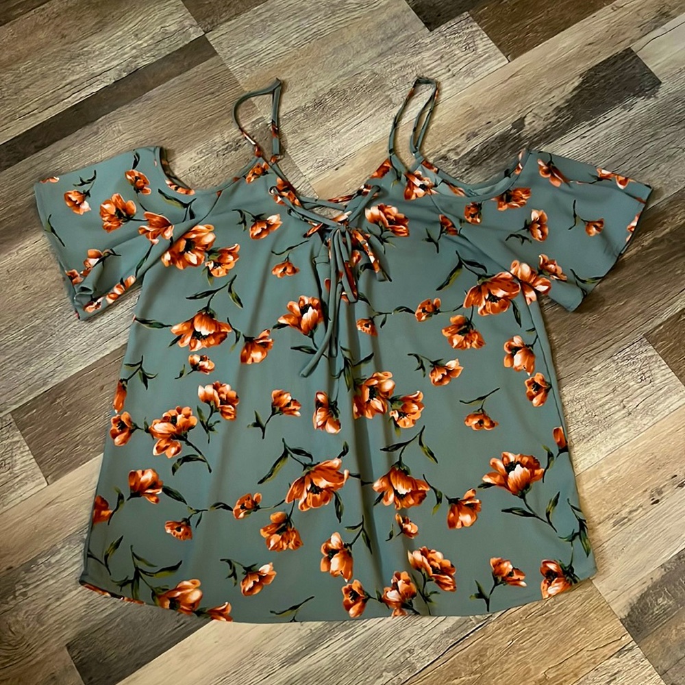 Adorable summer top